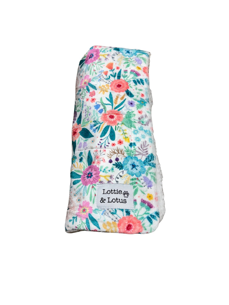 LOTTIE AND LOTUS BLANKET [CLR:BLUE FLORAL]